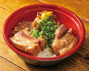 まつ岡特製角煮丼